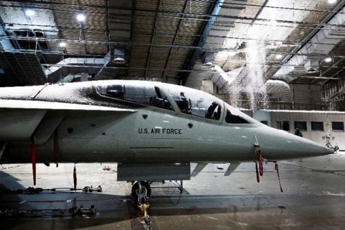 Prototyp T-7A (APT-3) podczas prób klimatycznych / Zdjęcie: Boeing