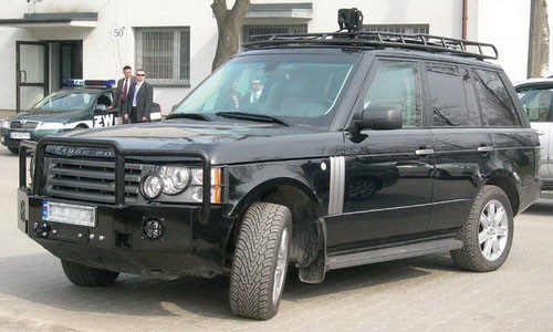 Nowość związana pośrednio z WFS GROM: samochód osobowo-terenowy Range Rover Armoured w wykonaniu specjalnym, zakupiony dla Dowództwa Wojsk Specjalnych w 2007