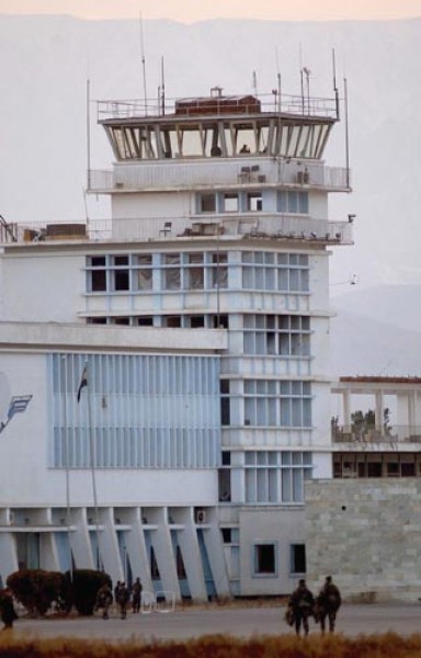 Wieża kontroli ruchu lotniczego w Kabulu. Tam pełnią służbę polscy wojskowi kontrolerzy lotów / Zdjęcie: via Waldemar Przemyski