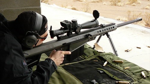 Nowość - samopowtarzalny karabin wyborowy Barrett M82A1 dostosowany do zaprojektowanej w 2005 amunicji 10,5 mm x 83 (.416 Barrett). Nabój powstał dla jednostek specjalnych, szukających alternatywy dla cięższej broni kalibru 12,7 mm x 99 (.50 BMG) /Zdjęcie: Maciej Łazarowicz