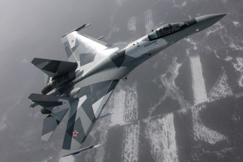 Jednym z głównych powodów rezygnacji z zakupów Su-35 są problemy z importem ich podzespołów, w tym elementów radarów i awioniki / Zdjęcie: Rosoboroneksport