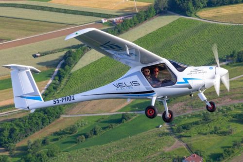 Velis Electro to pierwszy w świecie certyfikowany przez EASA samolot z napędem elektrycznym / Zdjęcie: Pipistrel