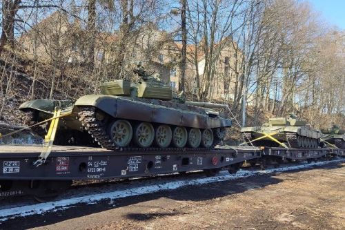Czechy i Słowacja miały wysłać na Ukrainę czołgi T-72 i bojowe wozy piechoty BMP-1