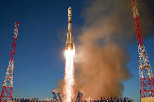 Rakieta nośna Sojuz 2-1A startuje z kosmodromu w Plesiecku z satelitą rozpoznania elektrooptycznego Bars M3 / Zdjęcie: MO FR