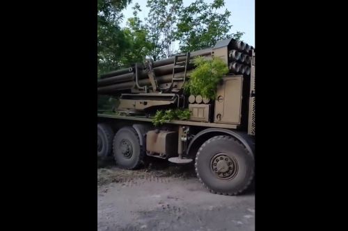 Ukraińcy opracowali dla własnych wyrzutni kal. 220 mm nową amunicję rakietową o donośności 65 km / Zdjęcia: Twitter