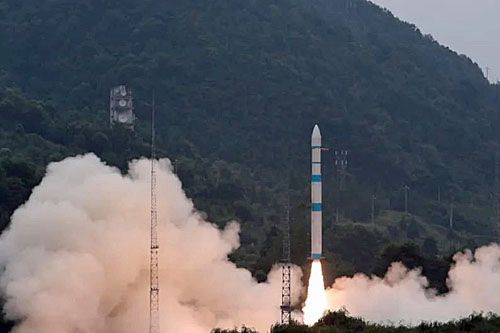 Udane wystrzelenie satelity CX-16 zrealizowane dziś rano, o 10:36 czasu pekińskiego przez rakietę KZ-1A / Zdjęcie: Twitter – IAMCAS