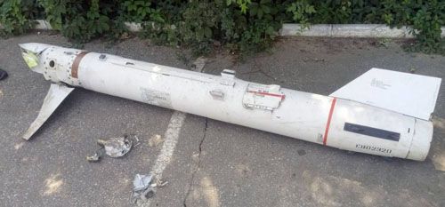 Kadłub pocisku antyradiolokacyjnego AGM-88 HARM wystrzelonego przez ukraiński MiG-29 / Zdjęcie: Twitter