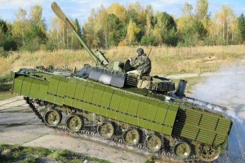 Poza BMP-3 pancerz bazujący na 4S24 może być montowany na innych pojazdach, w tym czołgach T-72B3 i T-80BWM / Zdjęcie: Twitter