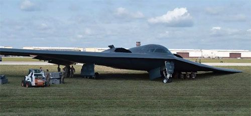 Bombowiec strategiczny stealth US Air Force B-2A Spirit of Georgia po awaryjnym lądowaniu w baize Whiteman 14 września 2021 / Zdjęcie: USAF