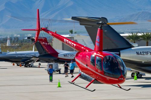 Śmigłowiec e-R44 w czasie przelotu z symulowanym ładunkiem medycznym między lotniskami w Kalifornii / Zdjęcie: Twitter – Tier 1 Engineering