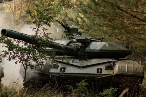 Na razie nie ujawniono konfiguracji modernizowanych dla Ukrainy T-72B, jednym z prawdopodobnych wariantów może być wersja T-72 Scarab opracowana przez Excalibur Army / Zdjęcie: MO Holandii