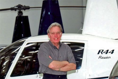 Frank Robinson i jego śmigłowce / Zdjęcie: Robinson Helicopter Company