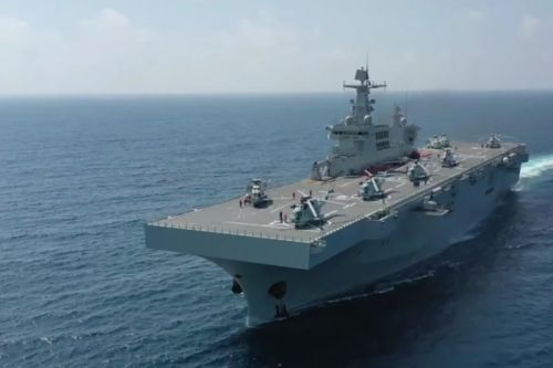 W służbie chińskiej marynarki wojennej są też 2 inne okręty typu 075 – Guanxi i Anhui – które weszły do służby w ubiegłym roku / Zdjęcie: CCTV