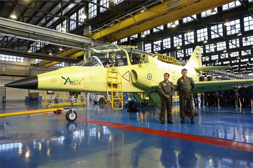 Zaprezentowany podczas otwarcia linii produkcyjnej samolot szkolno-bojowych Yasin w wersji seryjnej / Zdjęcie: Twitter – IRNA