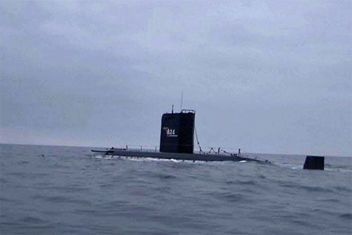 Północnokoreański okręt podwodny Bohater 8.24 użyty we wczorajszym teście strategicznych pocisków manewrujących / Zdjęcie: Twitter