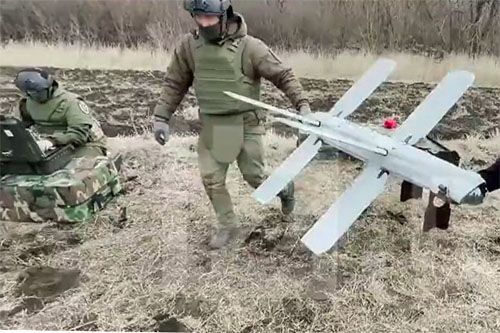 Zmodernizowana amunicja krążąca ZALA AERO Łanciet Izdielje-52 jest już używana w walkach na Ukrainie / Zdjęcie: Twitter – Izwiestia