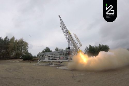 Zapłon silników rakiety Bursztyn 2K / Zdjęcie: Łukasiewicz – Instytut Lotnictwa