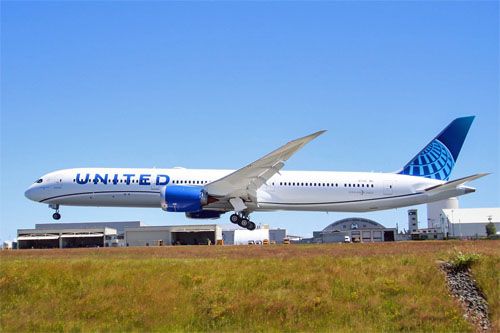 Pierwszy po długiej przerwie Boeing 787-10 dostarczony klientowi, w tym wypadku United Airlines. Kilka dni po odbiorze, 1 marca przeleciał on z Everett do Denver, by dołączyć do floty przewoźnika / Zdjęcie: Twitter