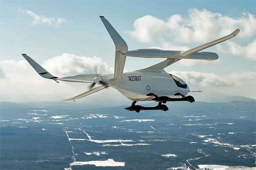 Elektryczny samolot konwencjonalnego startu i lądowania (CTOL) CX300 w locie testowym. Takie samoloty w wersji towarowej mają wkrótce rozpocząć loty w ZEA / Ilustracja: Beta Technologies
