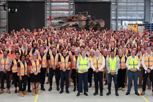 Australian Army będzie dysponować 211 bojowymi wozami rozpoznawczymi Boxer CRV, z których 186 ma zostać zbudowanych w kraju / Zdjęcie: Rheinmetall