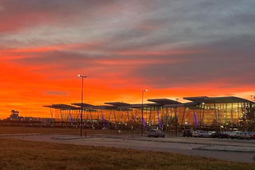 Po zeszłorocznym sukcesie, gdy w sezonie wakacyjnym – od maja do września 2022 – wrocławskie lotnisko obsłużyło ponad 1,6 mln pasażerów, władze portu spodziewają się jeszcze lepszego wyniku pod koniec tego lata / Zdjęcie: Port lotniczy Wrocław