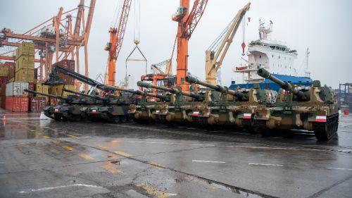 Pierwsza dostawa wozów bojowych z Republiki Korei została odebrana w Polsce 6 grudnia 2022 / Zdjęcie: MON