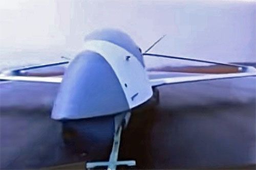 Bezzałogowy samolot z napędem odrzutowym WZ-7H w barwach chińskiej marynarki wojennej / Zdjęcie: Twitter