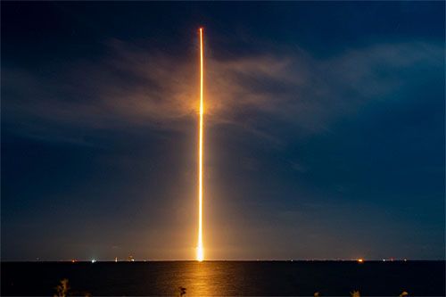 Rakieta nośna SpaceX Falcon 9 startuje z satelitą telekomunikacyjnym Intelsat-40e/TEMPO z ośrodka na Przylądku Canaveral na Florydzie / Zdjęcie: NASA
