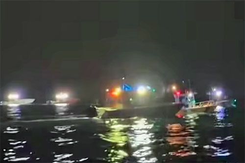 Nocne poszukiwania wraku i zwłok ofiar katastrofy samolotu Piper Cherokee Lance, który rozbił się u wybrzeży Florydy / Zdjęcie: Twitter