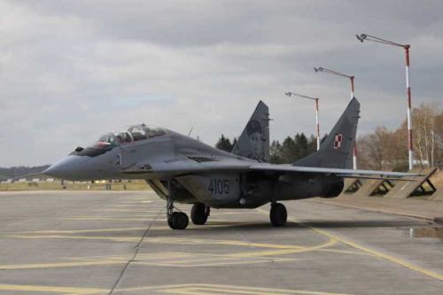Polska odkupiła od Niemiec 23 samoloty myśliwskie MiG-29, a stosowną umowę podpisano 24 czerwca 2003 / Zdjęcie: Bartosz Głowacki