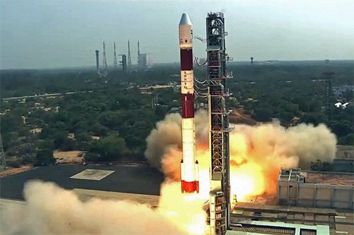 Indyjska rakieta nośna PSLV-CA startuje z ośrodka kosmicznego Satish Dhawan, 22 kwietnia 2023, 14:19 czasu lokalnego / Zdjęcie: ISRO