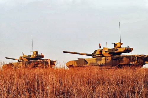 Czołgi T-14 Armata operujące na tyłach wojsk rosyjskich biorących udział w wojnie na Ukrainie / Zdjęcie: Twitter – Władimir Sołowiow