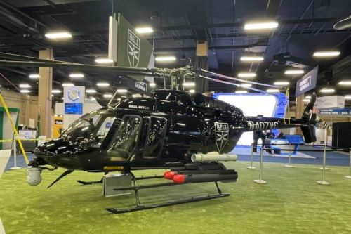 Prezentowany podczas Army Aviation Association of America Mission Solutions Summit Bell 407M został wyposażony w 6 belek uzbrojeniowych i interaktywny wyświetlacz w kabinie / Zdjęcie: Bell Helicopter Textron