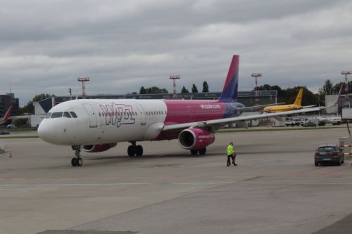Wizz Air rozpoczęły działalność w naszym kraju w 2004 i dotychczas przewiozły niemal 95 mln pasażerów. Z ogłoszonymi nowymi połączeniami, Wizz Air oferuje teraz z Polski 181 tras do 27 krajów / Zdjęcie: Bartosz Głowacki 