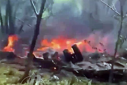 Płonące szczątki śmigłowca Mi-8, który rozbił się w obwodzie briańskim w FR / Zdjęcie: via Twitter
