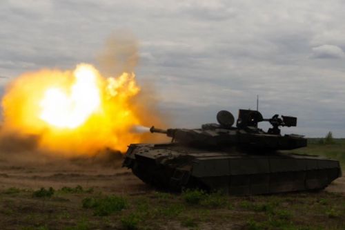 SZ Ukrainy mają jedynie 6 czołgów T-84 w zakupionych latach 1990. Tak mała ich liczba jest efektem chronicznego braku środków finansowych ukraińskiego resortu obrony / Zdjęcie: MO Ukrainy
