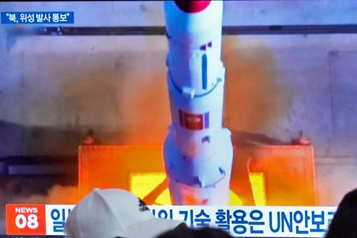 Start północnokoreańskiej rakiety nośnej Chollima-1 Jej misja zakończyła się niepowodzeniem / Zdjęcie: Twitter