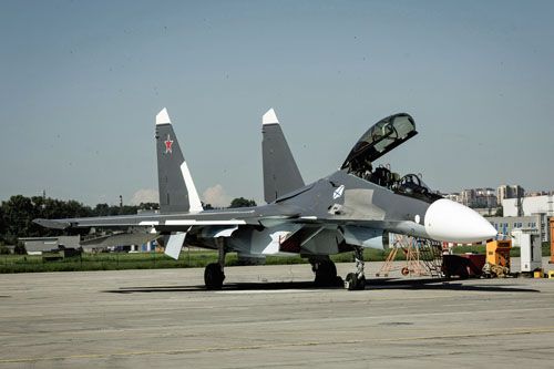 Jeden z przekazanych właśnie MO FR wielozadaniowych myśliwców Su-30SM2 przeznaczony dla jednostki WMF FR / Zdjęcie: Rostiech