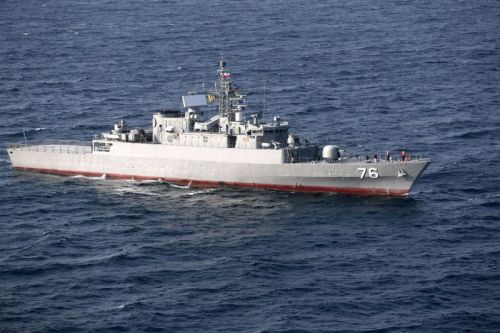 Fregaty typu Jamran to stosunkowo lekkie jednostki wypierające ponad 1300 t. Do tej poru do służby w irańskiej marynarce wojennej oddano 4 takie okręty  / Zdjęcie: Twitter