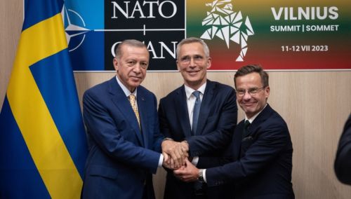 W ostatnich rozmowach w sprawie szwedzkiego członkostwa w Sojuszu brał udział sekretarz generalny NATO, a także premier Szwecji Ulf Kristersson i prezydent Turcji Recep Tayyip Erdoǧan / Zdjęcie: NATO