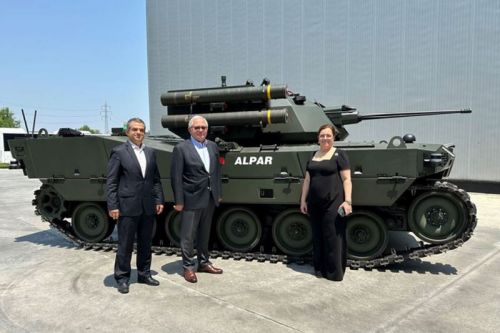 Alpar ma być pojazdem wielozadaniowym, odciążającym żołnierzy na polu walki i redukującym ryzyko dla personelu / Zdjęcie: Otokar