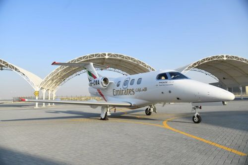 Phenomy 100 obsługujące loty czarterowe Emirates mogą podróżować do miejsc docelowych w krajach Rady Współpracy Zatoki Perskiej, zarówno w ramach siatki połączeń przewoźnika, jak i poza nią, z przesiadkami w Królestwie Arabii Saudyjskiej, Bahrajnie, Kuwejcie, Omanie i Zjednoczonych Emiratach Arabskich / Zdjęcie: Emirates