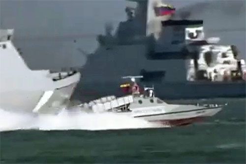 Kuter rakietowy Zolfaghar na tle innych jednostek Armada Bolivariana / Zdjęcie: kadr z filmu YouTube