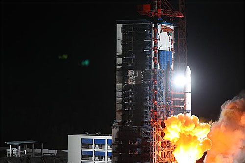 Rakieta nośna CZ-4D startuje z wyrzutni w ośrodku kosmicznym Xichang w prowincji Syczuan, 27.07.2023, 04:02 czasu pekińskiego / Zdjęcie: CAST