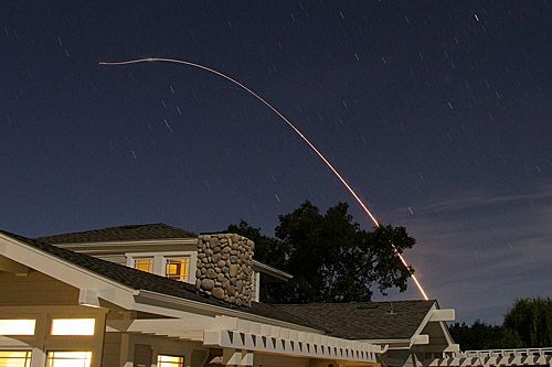Międzykontynentalna rakieta balistyczna LGM-30G Minuteman III startuje z bazy Vandenberg w Kalifornii do nieudanego lotu testowego, 2.11.2023, 00:01 PST / Zdjęcie: X – Murf411