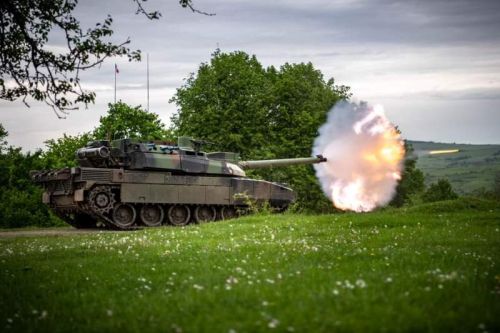 Jedną z propozycji utrzymania czołgów Leclerc w służbie jest remotoryzacja i zastosowanie niemieckich silników MT883 KA-500 / Zdjęcie: Armée de terre