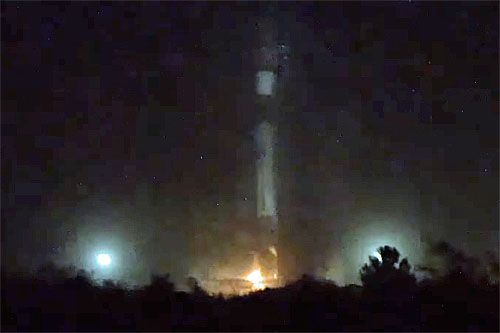 Rakieta nośna Falcon 9 z satelitami Starlink Group 6-28 startuje z Pad 40 na Cale Canaveral / Zdjęcie: SpaceX