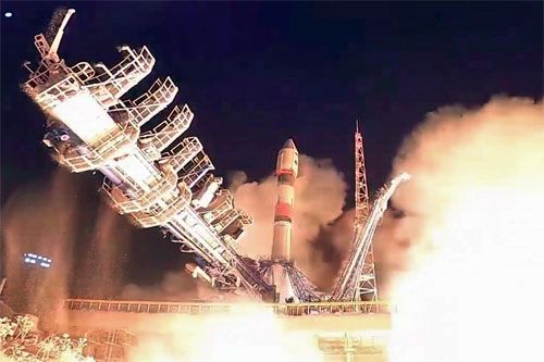 Rakieta nośna Sojuz-2.1b z wojskowym satelitą rozpoznania optoelektronicznego Razdan 1 startuje z kosmodromu w Plesiecku, 25 listopada 2023, 23:58 czasu moskiewskiego / Zdjęcie: MO FR