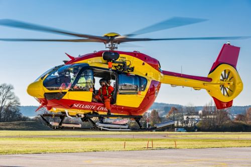 H145 Sécurité Civile wykonują wiele misji ratowniczych w trudnym środowisku francuskich Alp / Zdjęcie: Airbus Helicopters