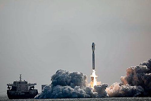 Rakieta nośna Jielong-3 startuje z platformy morskiej Bo Run Jiu Zhou / Zdjęcie: CAST Group